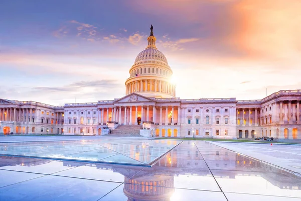 Edifício Capitólio Dos Estados Unidos Com Cúpula Iluminada Noite — Fotografia de Stock