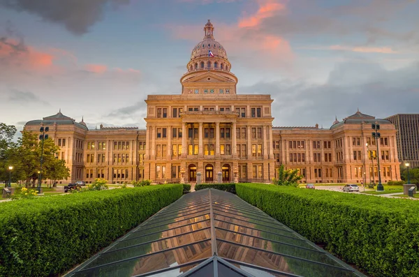 Texas State Capitol Building Austin Сутінках — стокове фото