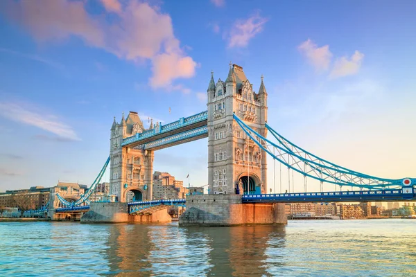 Londoner Skyline Mit Tower Bridge Der Dämmerung Großbritannien — Stockfoto