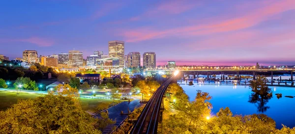 Centrum Richmond Virginia Skyline James River Zmierzchu — Zdjęcie stockowe