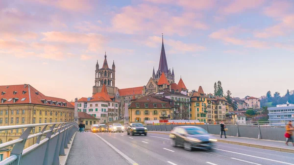 Centrum Miasta Lozanna Szwajcarii Zachodzie Słońca — Zdjęcie stockowe