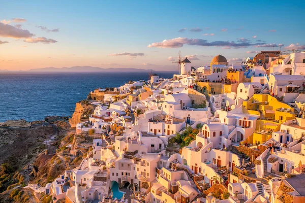 Grote Schemering Uitzicht Santorini Eiland Zonsondergang Beroemde Oia Stad Griekenland — Stockfoto