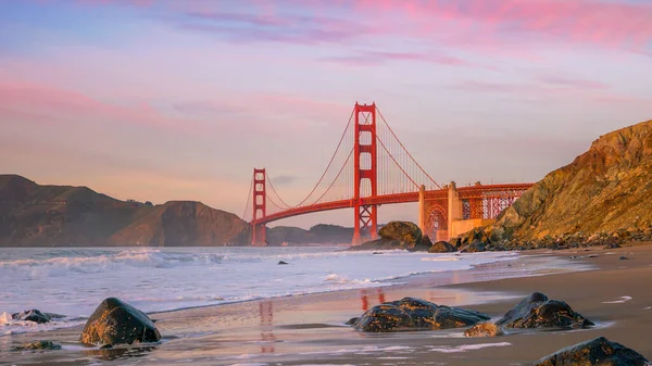 Berühmte Golden Gate Bridge Von Baker Beach Aus Schönen Goldenen — Stockfoto