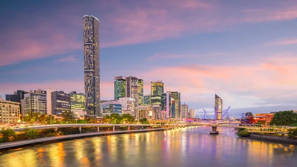 Brisbane City Skyline Και Brisbane River Στο Λυκόφως Της Αυστραλίας — Φωτογραφία Αρχείου