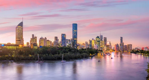 Brisbane Stad Skyline Brisbane Rivier Bij Schemering Australië — Stockfoto