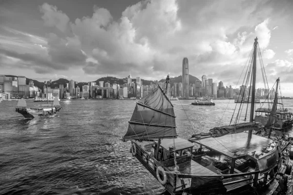 Victoria Harbour Hong Kong Skyline Vintage Hajó Kínában — Stock Fotó