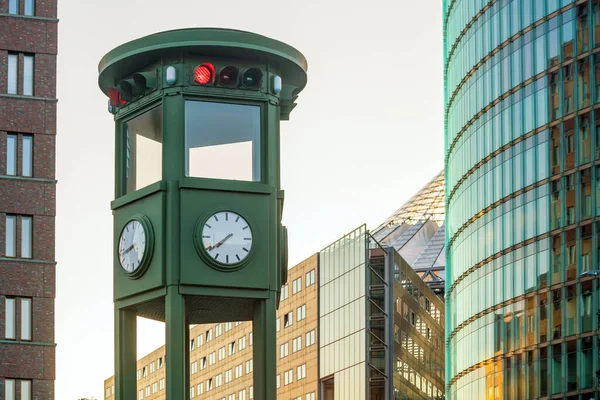 Den Berömda Årgångsklockan Potsdamer Platz Square Berlin Tyskland — Stockfoto