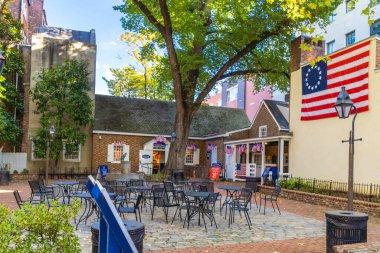 PHILADELPHIA, PENNSYLVANIA, ABD - 26 Ekim 2019: Philadelphia, Pennsylvania, ABD 'deki Betsy Ross evi. Burası Amerikan Bayrağını ilk yaratan kadının evi..
