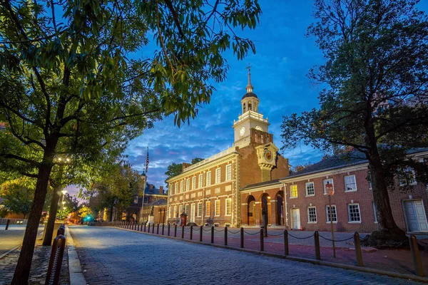 Independence Hall Philadelphia Pennsylvania Usa Bei Sonnenaufgang — Stockfoto