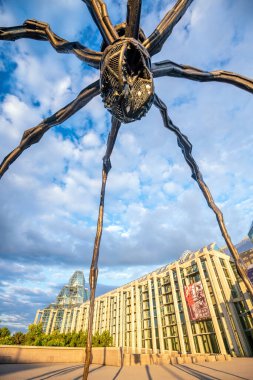 Ottawa, Ontario, Kanada 18 Eylül 2019: Ottawa 'daki Ulusal Galeride Maman Örümcek Heykeli