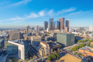 Kaliforniya, ABD 'de Los Angeles şehir merkezinin güzel günbatımı.