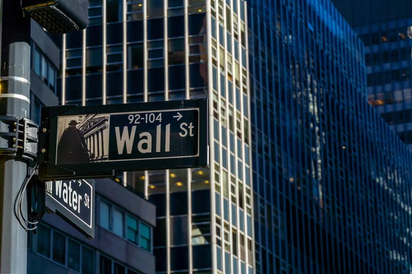 Skylt Mot Wall Street New York City Manhattan Usa — Stockfoto