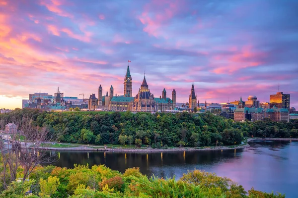 Wzgórze Parlamentu Ottawie Ontario Kanada Zachodzie Słońca — Zdjęcie stockowe