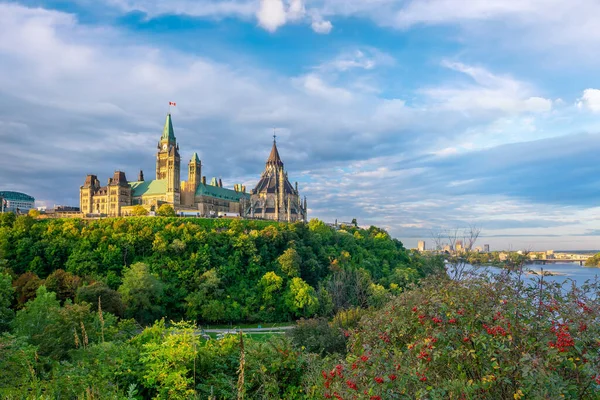 Wzgórze Parlamentu Ottawie Ontario Kanada — Zdjęcie stockowe