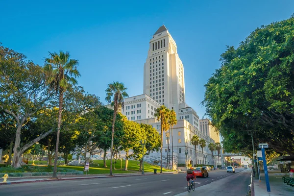 Historyczne Los Angeles City Hall Błękitnym Niebem Usa — Zdjęcie stockowe