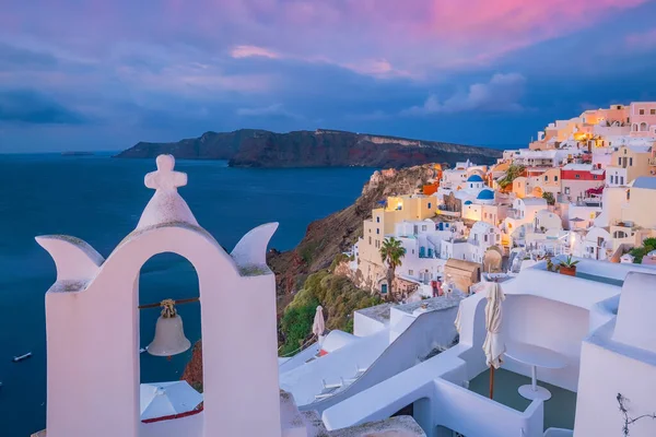 Stadsgezicht Van Oia Het Eiland Santorini Griekenland Bij Zonsondergang Egeïsche — Stockfoto