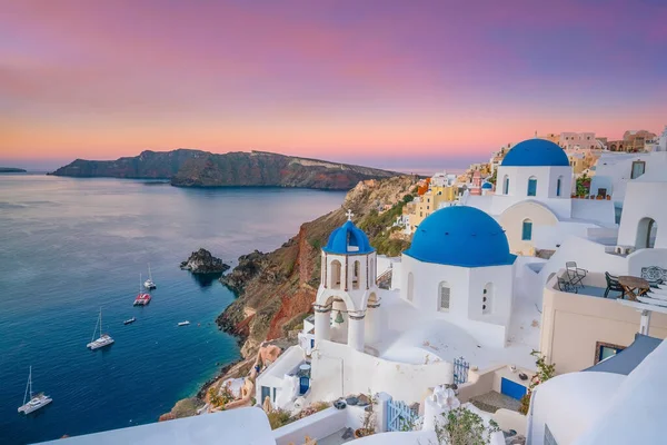 Stadsgezicht Van Oia Het Eiland Santorini Griekenland Bij Zonsondergang Egeïsche — Stockfoto