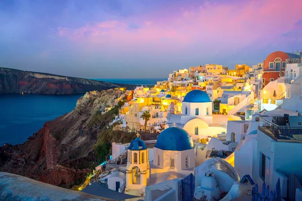 Stadsgezicht Van Oia Het Eiland Santorini Griekenland Bij Zonsondergang Egeïsche — Stockfoto
