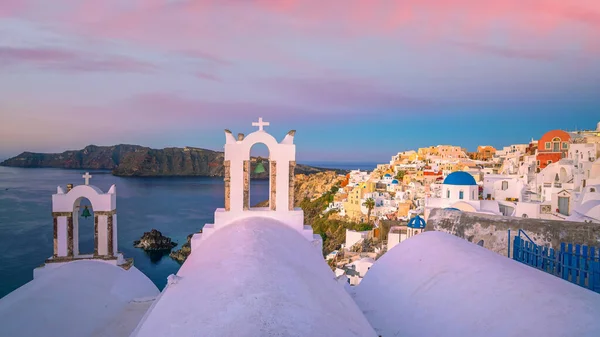 Günbatımında Yunanistan Santorini Adasındaki Oia Kasabası Manzarası Ege Denizi — Stok fotoğraf