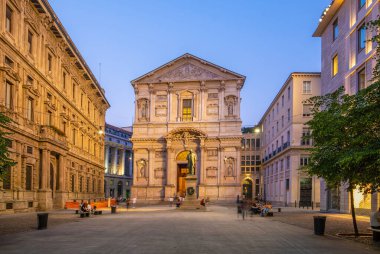 Eski şehirde eski bir bina, Milano, İtalya 'da şehir merkezi.
