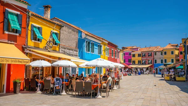 Wenecja Włochy Czerwca 2017 Kolorowe Domy Centrum Burano Wenecja Włochy — Zdjęcie stockowe