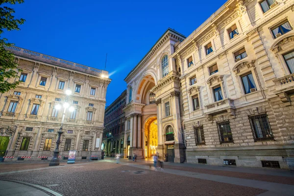 Eski şehirde eski bir bina, Milano, İtalya 'da şehir merkezi.