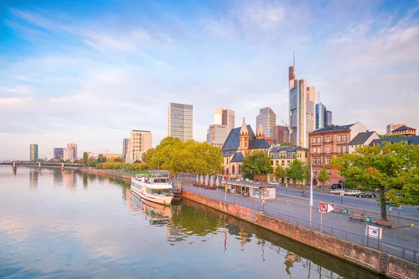 Vista Del Horizonte Ciudad Frankfurt Alemania Con Cielo Azul —  Fotos de Stock