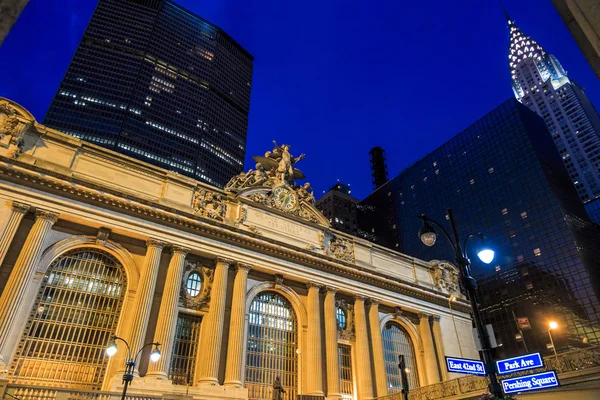 Fassade des großen zentralen Terminals in New York in der Dämmerung — Stockfoto