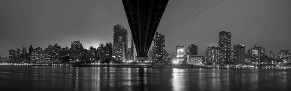 Koningin Bridge, New York skyline — Stockfoto