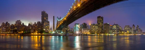 Puente Queen, horizonte de Nueva York — Foto de Stock