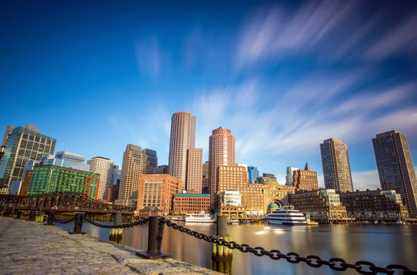 Boston Harbor and Financial District en Boston — Foto de Stock