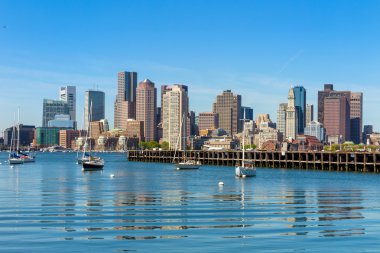 Piers Parkı'ndan Massachusetts görülen Boston manzarası