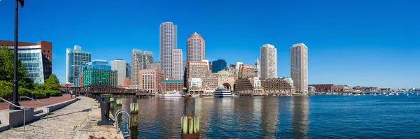 Boston Harbor i dzielnicy finansowej w Bostonie, Massachusetts. — Zdjęcie stockowe