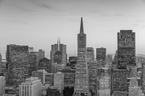 Piękny widok na centrum biznesowe w centrum San Francisco — Zdjęcie stockowe