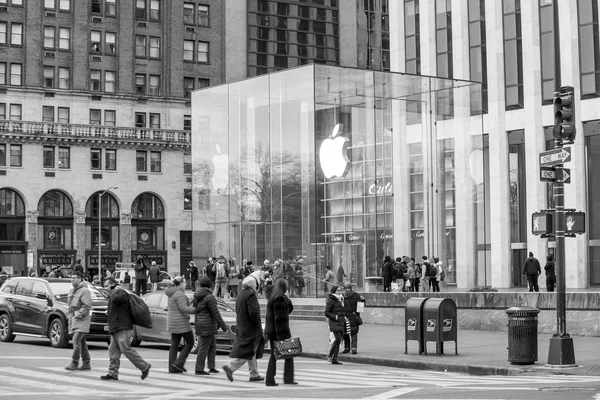 Shopping street at 5th Avenue in NYC — Stock Photo, Image