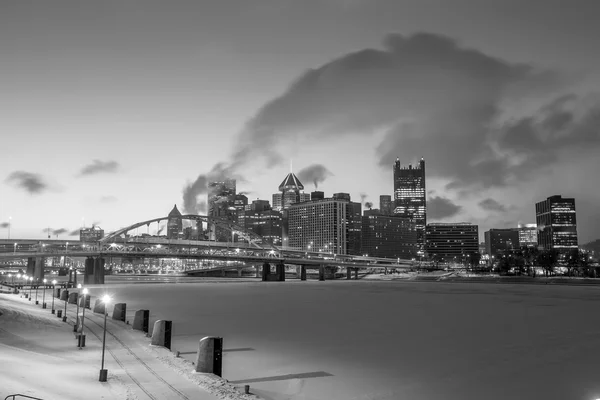 Skyline av centrala Pittsburgh — Stockfoto