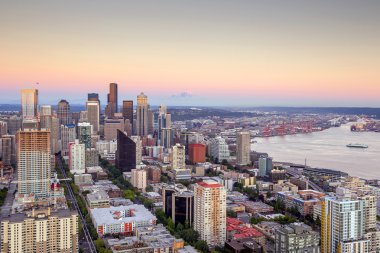 gün batımında Seattle skyline panorama 