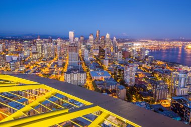 gün batımında Seattle skyline panorama 