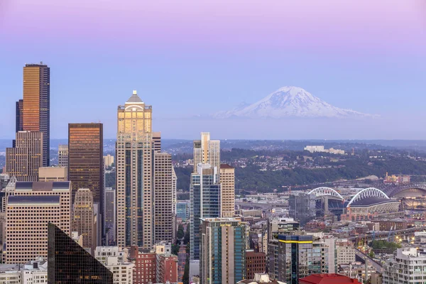 Panorama do horizonte de Seattle ao pôr-do-sol — Fotografia de Stock