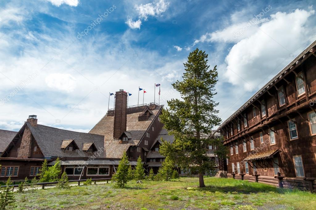 Old Faithful Inn