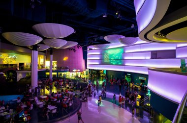 Georgia Aquarium iç insanlarla