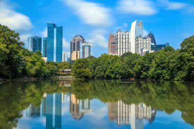 Manzarası ve midtown Atlanta, Georgia yansımaları