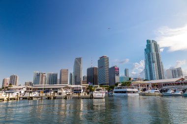 Görünümü Bayside Market ve Miami Marina 