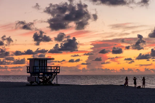 Rettungsschwimmturm am Südstrand, Miami Beach, Florida — Stockfoto