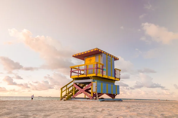 Rettungsschwimmturm am Südstrand, Miami Beach, Florida — Stockfoto