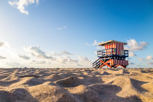 Torre de salva-vidas em South Beach, Miami Beach, Florida — Fotografia de Stock