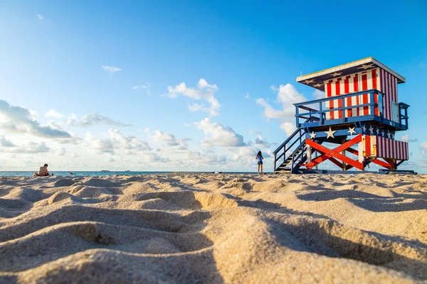 Torre de salva-vidas em South Beach, Miami Beach, Florida — Fotografia de Stock