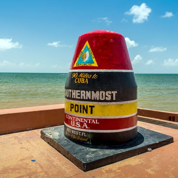 En güney o işaretleme Key West, Florida şamandıra işareti — Stok fotoğraf