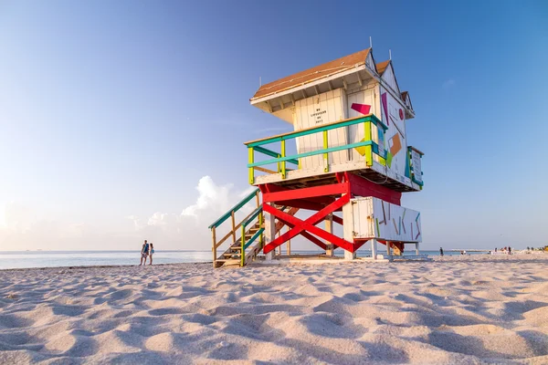 South Beach, Miami Beach renkli cankurtaran kulesi — Stok fotoğraf