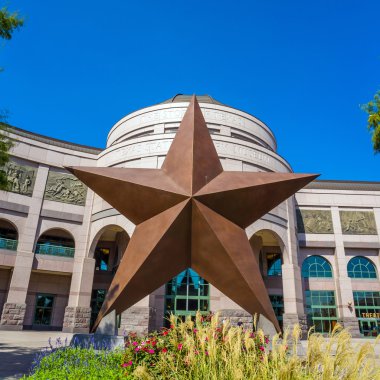 Texas Star Bob Bullock Texas devlet geçmiş Museu önünde